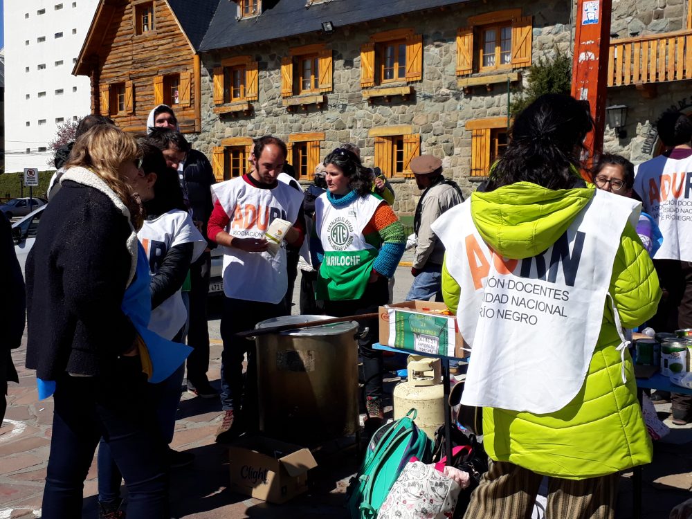 Olla popular por la Educación