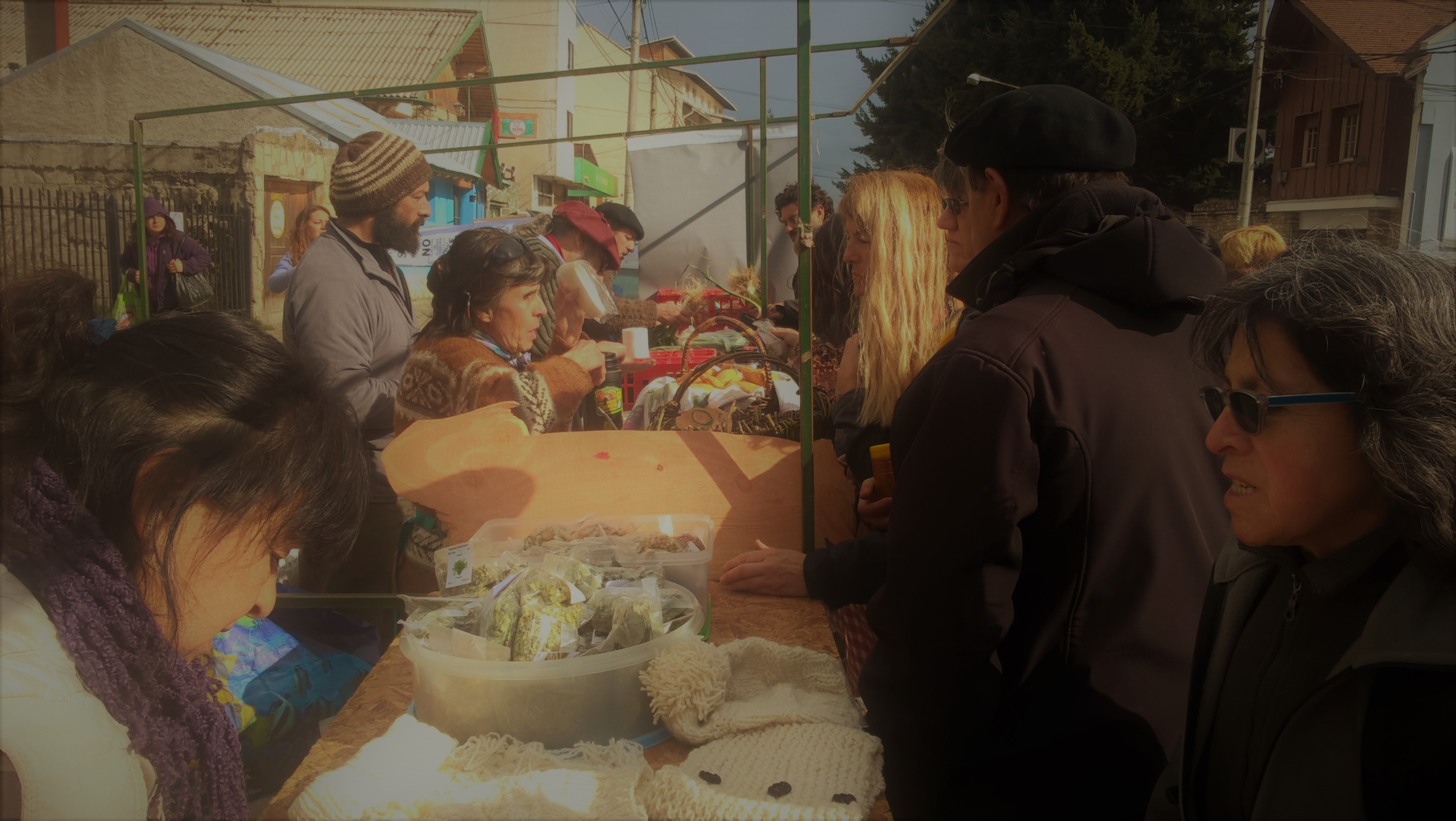 Toma pacífica y marcha contra despidos