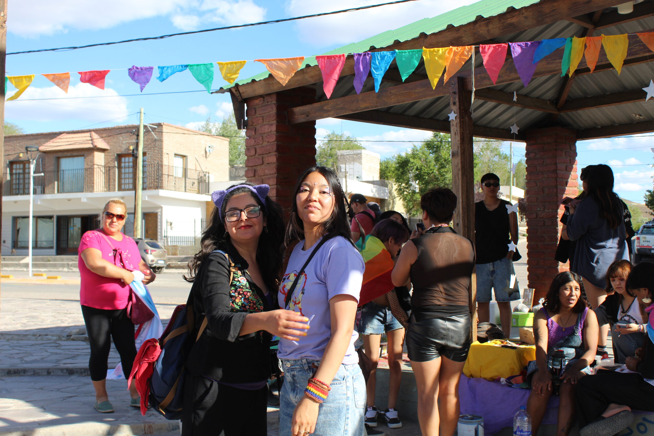 Talleres, marcha, peña. “Un poco de aire ante tanto ahogo”